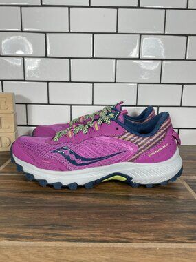 Saucony Excursion TR15 Tail Running Shoes Womens Size 7.5 Pink Athletic Sneakers